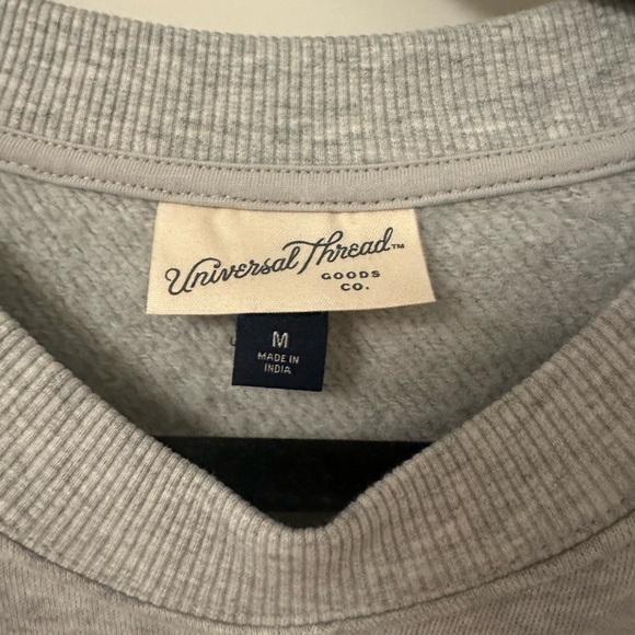 Universal Threads Gray Cropped Sweatshirt - Picture 4 of 4